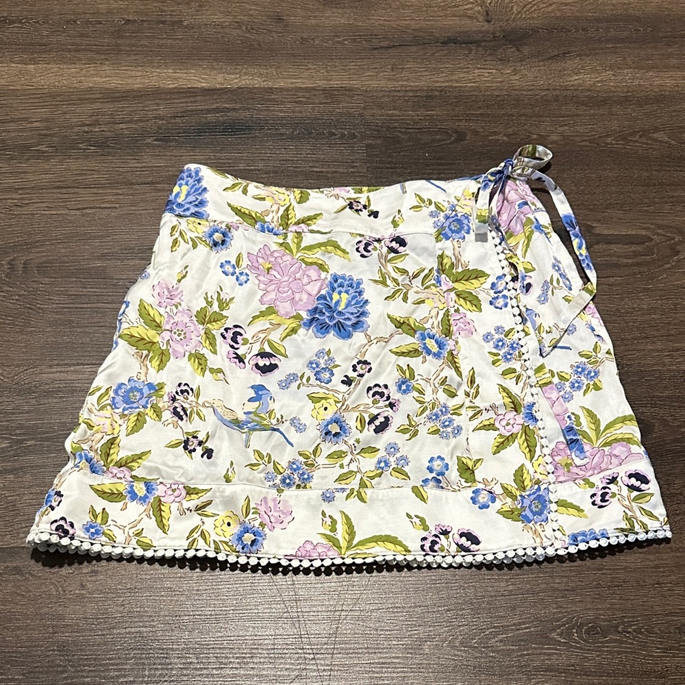 NWT ANTHROPOLOGIE FLORAL SATIN WRAP MINI SKIRT - Picture 2 of 5